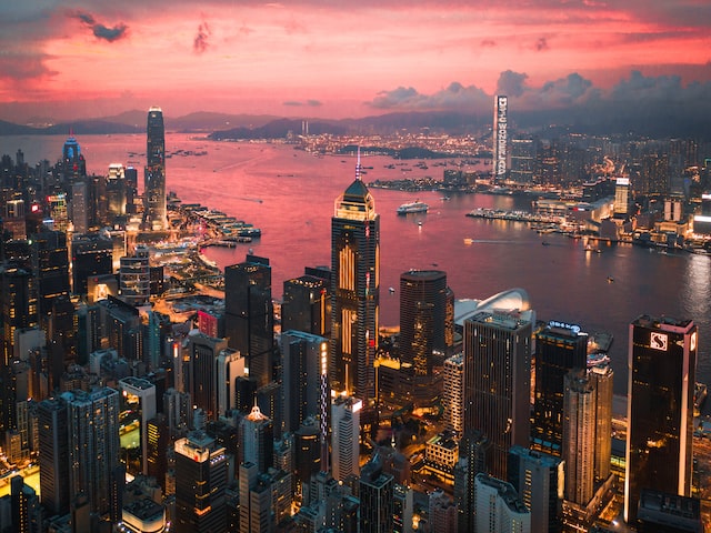 Hong Kong stocks up over 4% as tech stocks rise