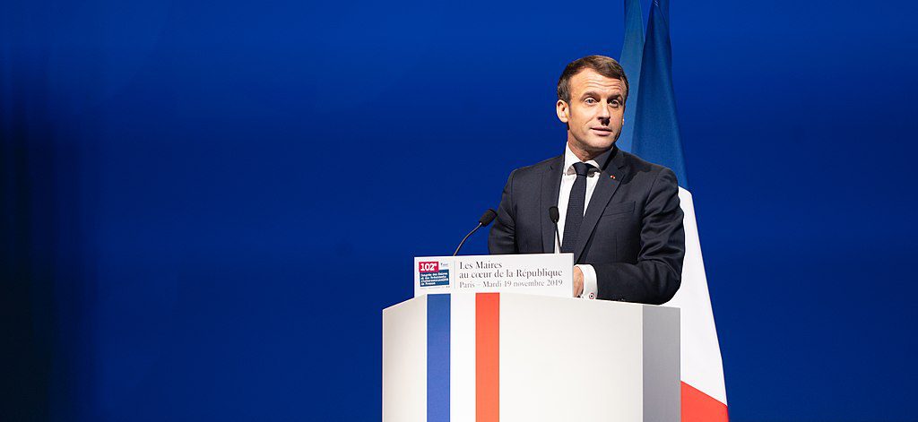 Macron reveals plan to save economy