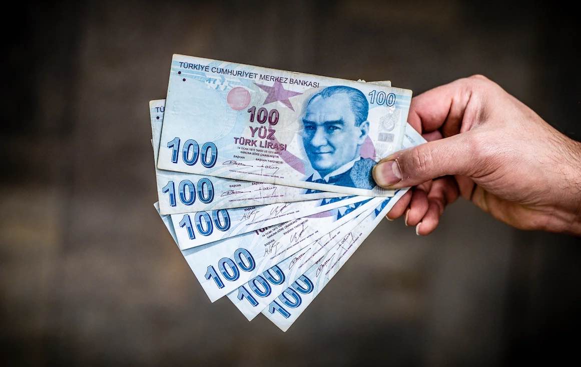 Turkish lira hits new low overnight